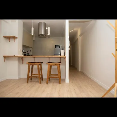 Habitación Luminosa En Piso Compartido Valencia